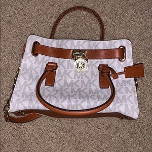 Michel Kors purse